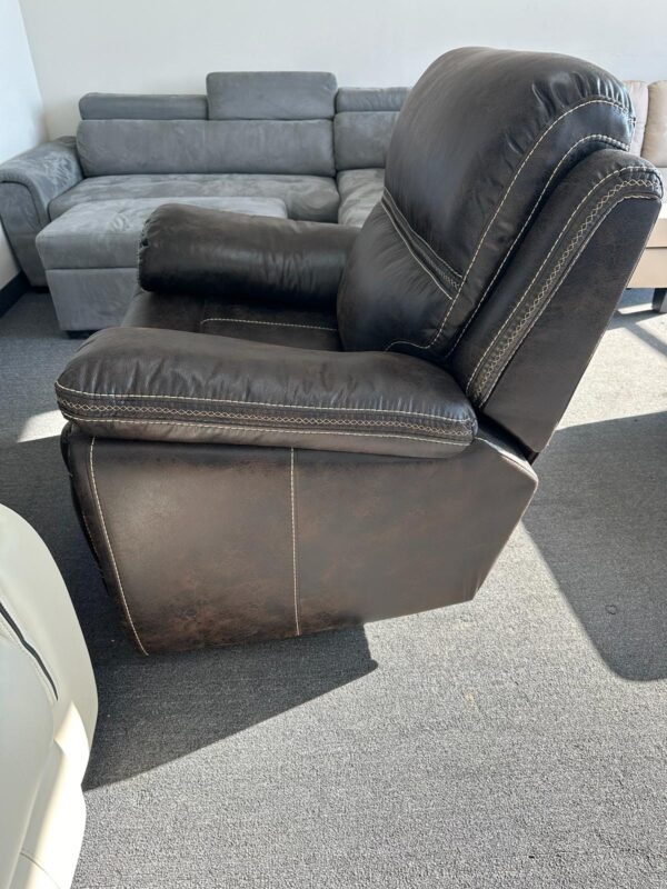 Becklay Recliner Chair