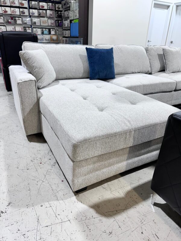 Amaya Sectional – Reversible Leather Sofa