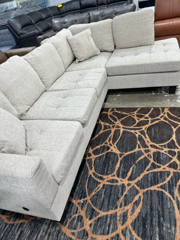 Nolan Sectional – Contemporary Fabric Sofa